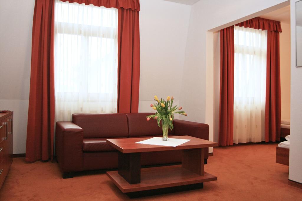 Garni Hotel Praha Trenčianske Teplice Dış mekan fotoğraf
