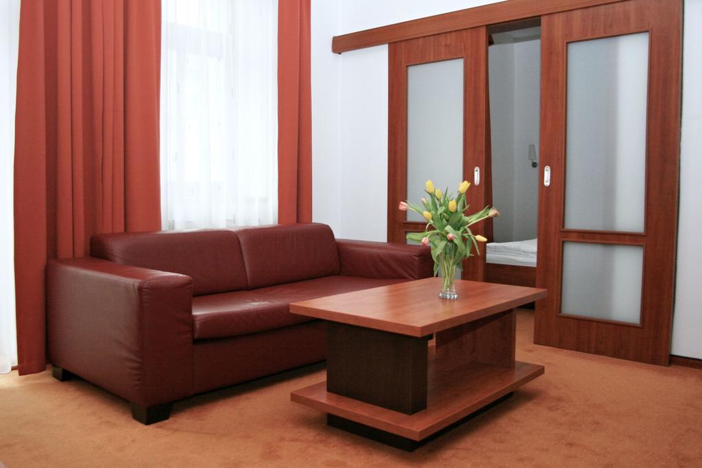 Garni Hotel Praha Trenčianske Teplice Dış mekan fotoğraf