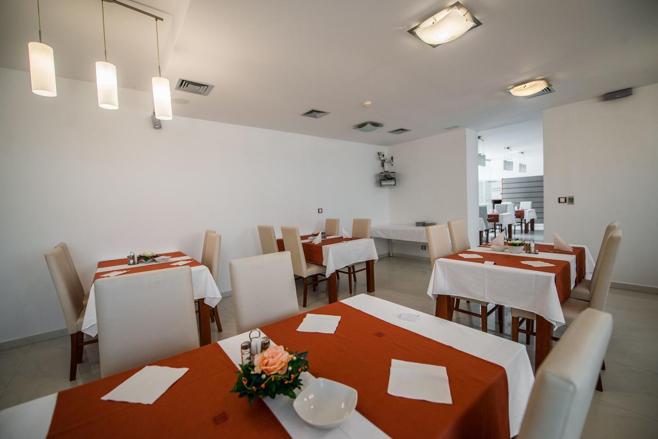 Garni Hotel Praha Trenčianske Teplice Dış mekan fotoğraf