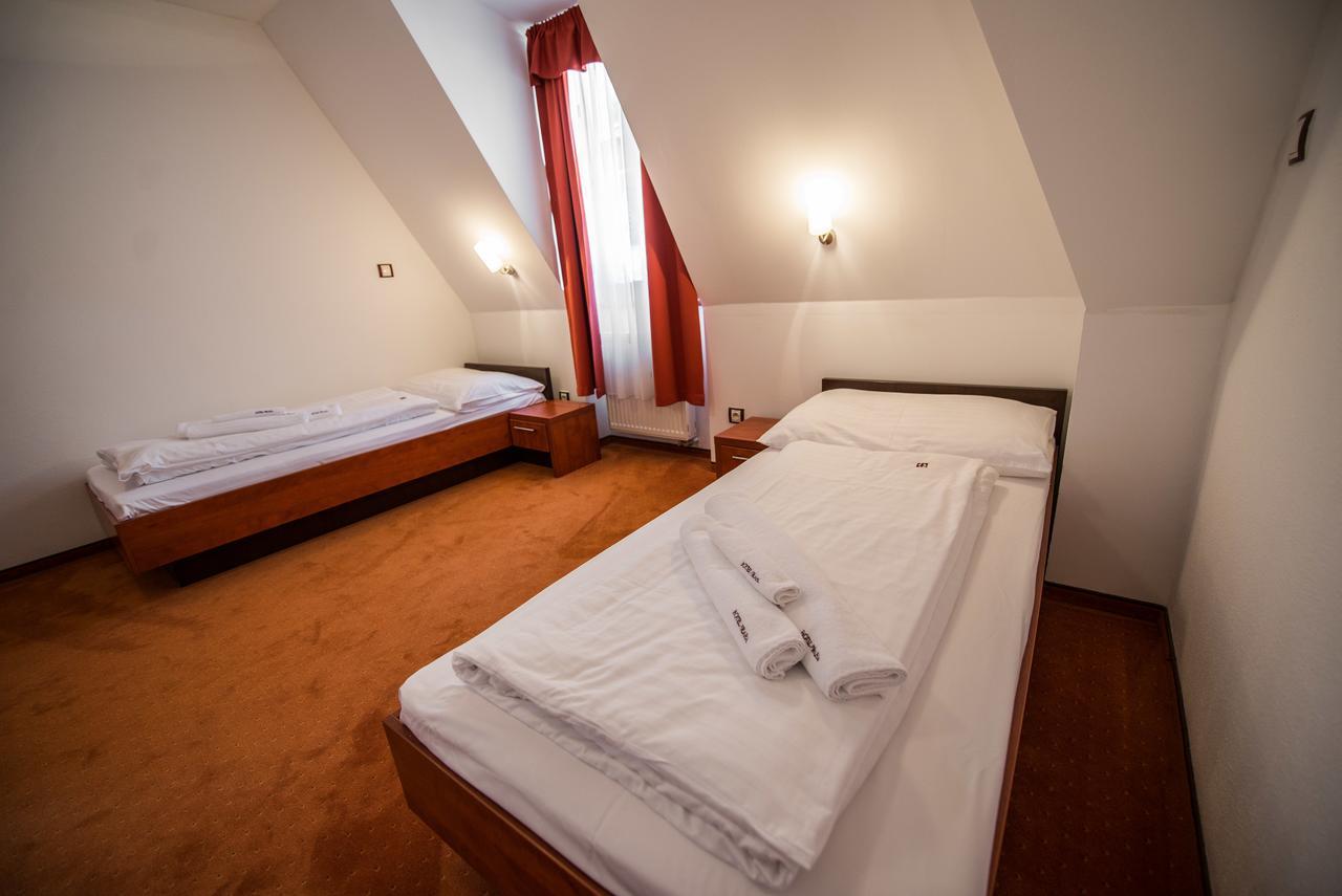 Garni Hotel Praha Trenčianske Teplice Dış mekan fotoğraf