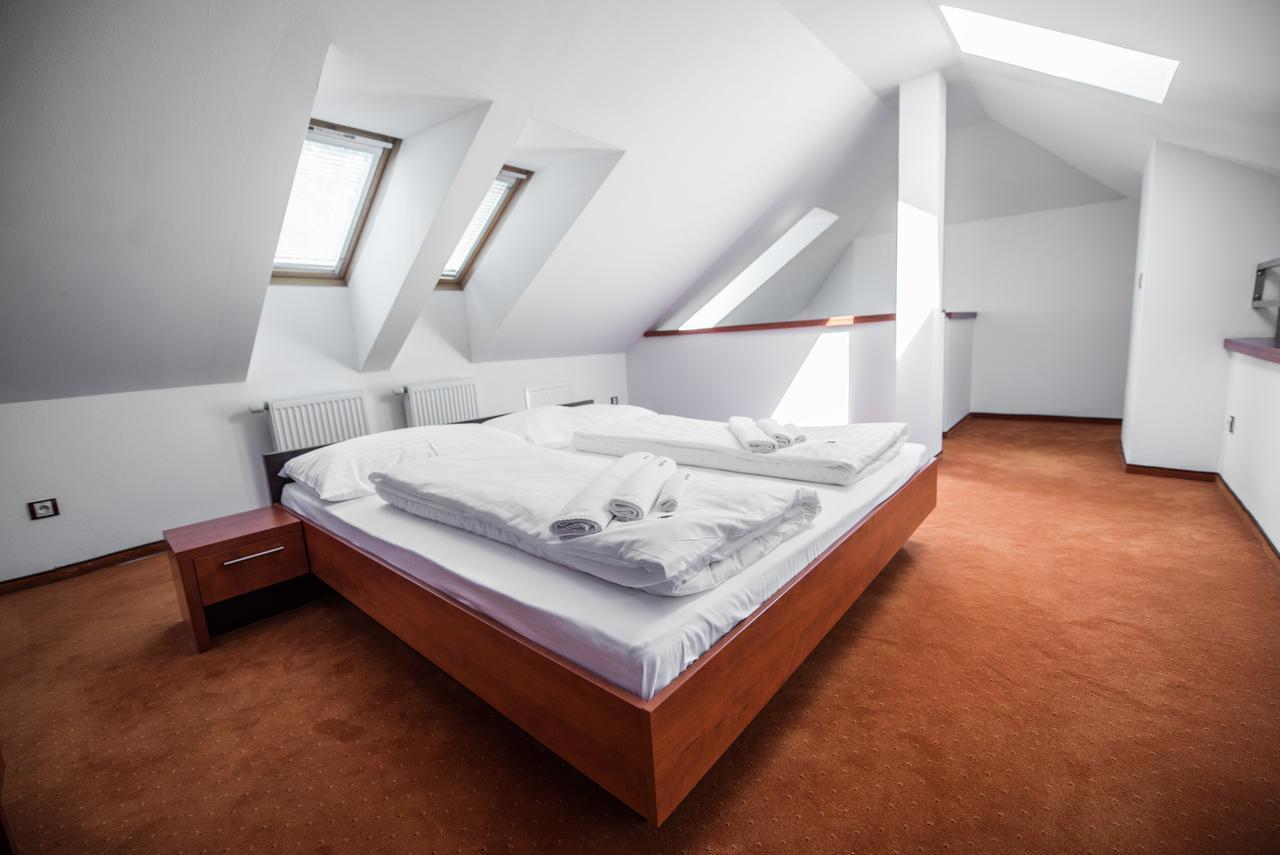 Garni Hotel Praha Trenčianske Teplice Dış mekan fotoğraf