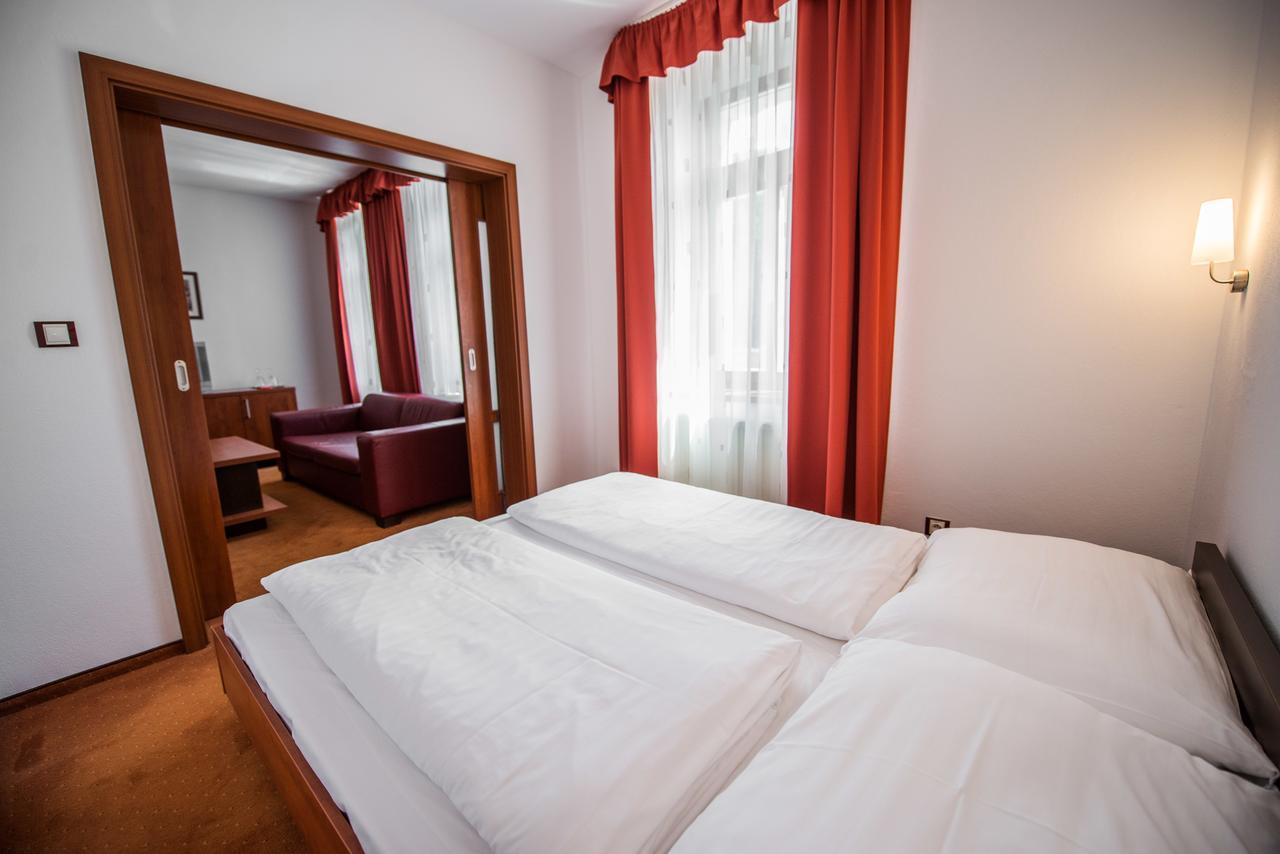 Garni Hotel Praha Trenčianske Teplice Dış mekan fotoğraf