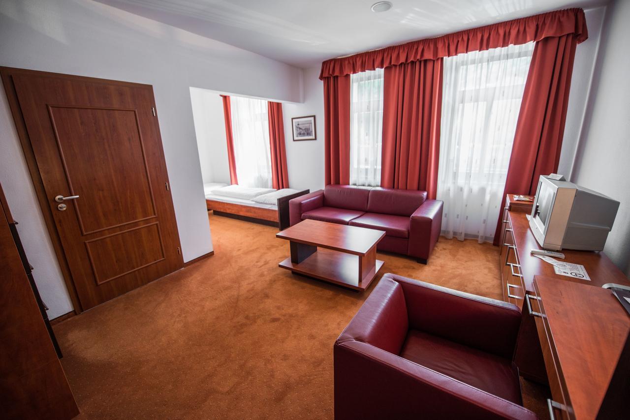Garni Hotel Praha Trenčianske Teplice Dış mekan fotoğraf