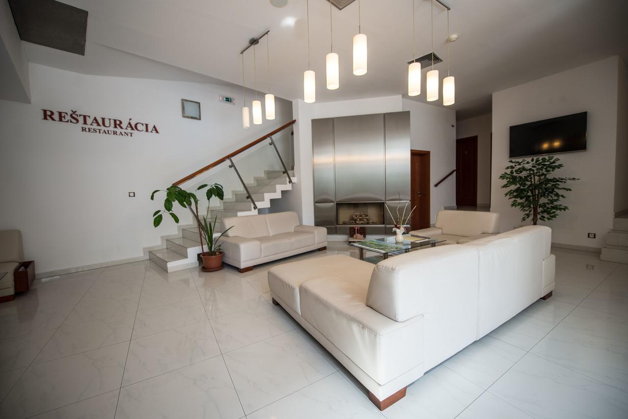 Garni Hotel Praha Trenčianske Teplice Dış mekan fotoğraf