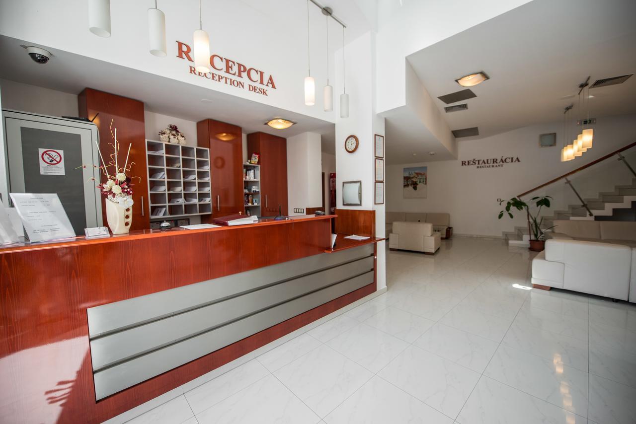 Garni Hotel Praha Trenčianske Teplice Dış mekan fotoğraf