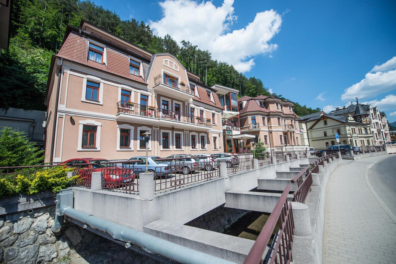 Garni Hotel Praha Trenčianske Teplice Dış mekan fotoğraf