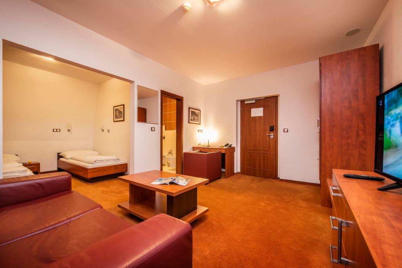 Garni Hotel Praha Trenčianske Teplice Dış mekan fotoğraf