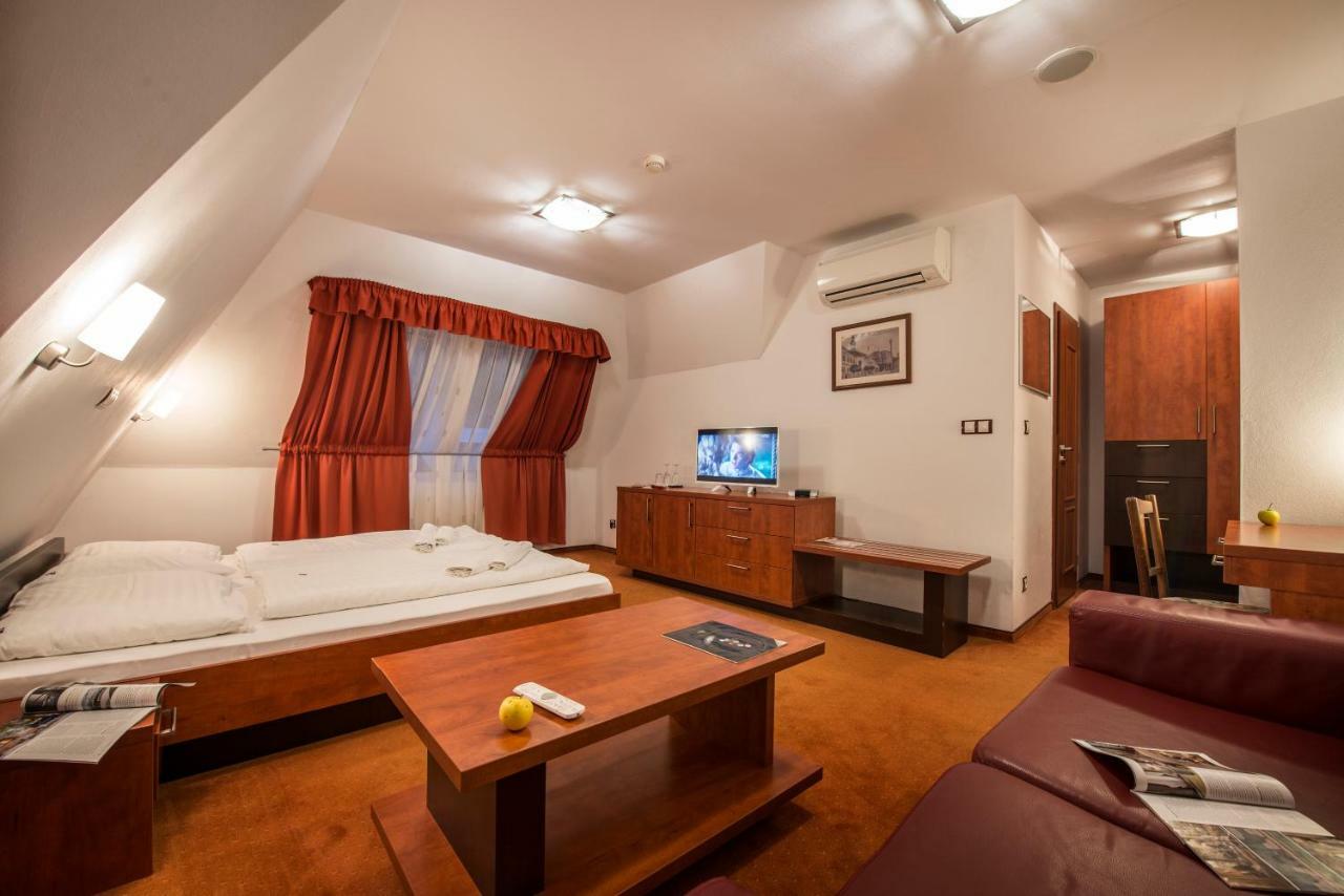 Garni Hotel Praha Trenčianske Teplice Dış mekan fotoğraf