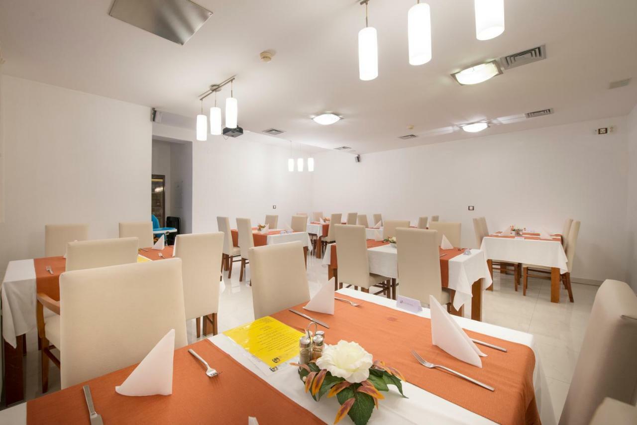 Garni Hotel Praha Trenčianske Teplice Dış mekan fotoğraf
