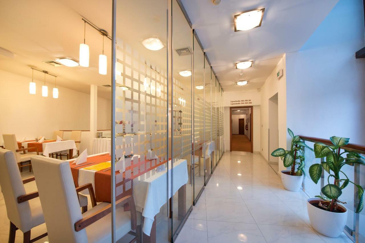 Garni Hotel Praha Trenčianske Teplice Dış mekan fotoğraf